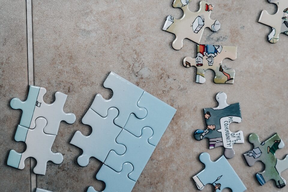 polimeryzacja-akrylowanie-lakierowanie-podłóg-podobieństwa